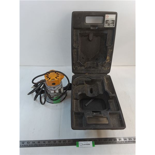 Black & Decker 7617-04 Router Kit - Powers On, As is