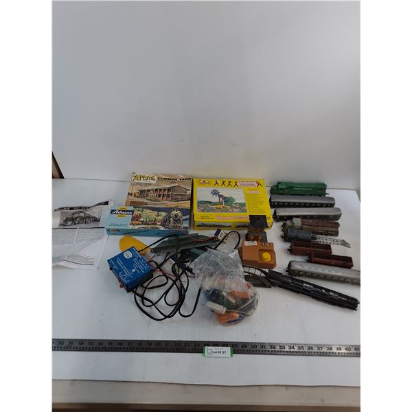 Assorted Electric Train Set Parts & Model Sets, HO Engine & Cars - Untested, As is