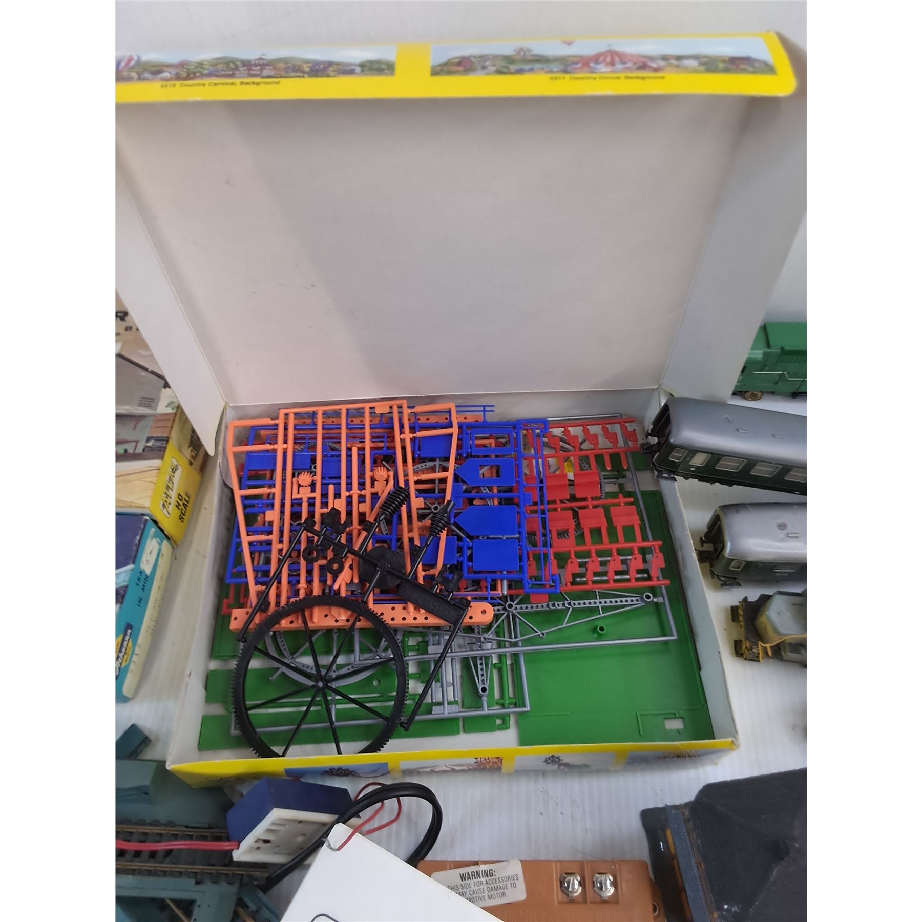 Assorted Electric Train Set Parts & Model Sets, HO Engine & Cars ...
