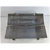 Image 4 : Vintage Edelbrock Metal Lunchkit 14 1/2" x 7" x 5"
