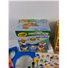 Image 5 : Crayola Sketcher Projector Pinkfong Baby Shark, Operation Game - Powers On, As Is