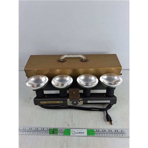 Vintage Smith Victor 4 Lamp Photo Flood Light Bar w/Carrying Case - Studio Lightning - Powers On