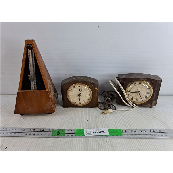 Pendulum, (2) Vintage Westclox Electric Desk Clocks - Powers On, As Is & For Parts
