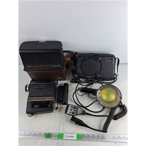 Vintage Kodak Ektasound 140 Movie Camera w/Hard Case, Metz Mecablitz Flash Unit & Accessories