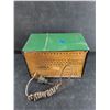 Image 3 : Vintage RCA Victor Nipper V Radio - As Is