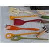 Image 3 : Potato Masher, Plastic Spatulas, Bread Knife, Vintage Ice Cream Scoop, Gyroscope Top, Misc