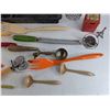 Image 5 : Potato Masher, Plastic Spatulas, Bread Knife, Vintage Ice Cream Scoop, Gyroscope Top, Misc