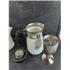 Image 5 : Vintage Ceramic Pitcher & Corning Ware Cornflower Percolator Pot