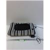 Image 1 : Electric Back Massager - Powers on