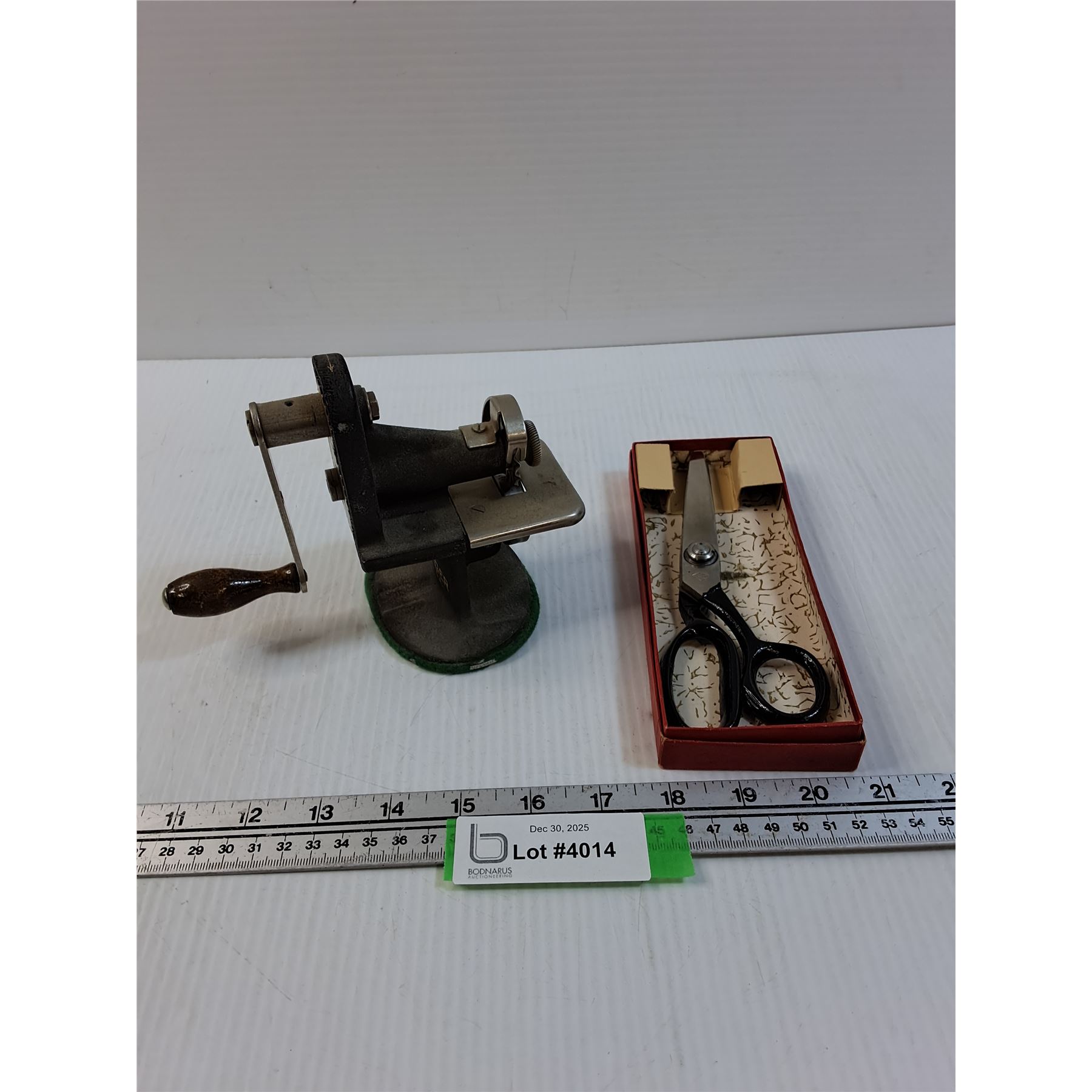 Vintage Singer Pinking Machine & Pinking Sewing Fabric Shears ...
