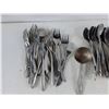 Image 2 : Cutlery - Forks, Spoons, Knives, 59ml Measuring Cup