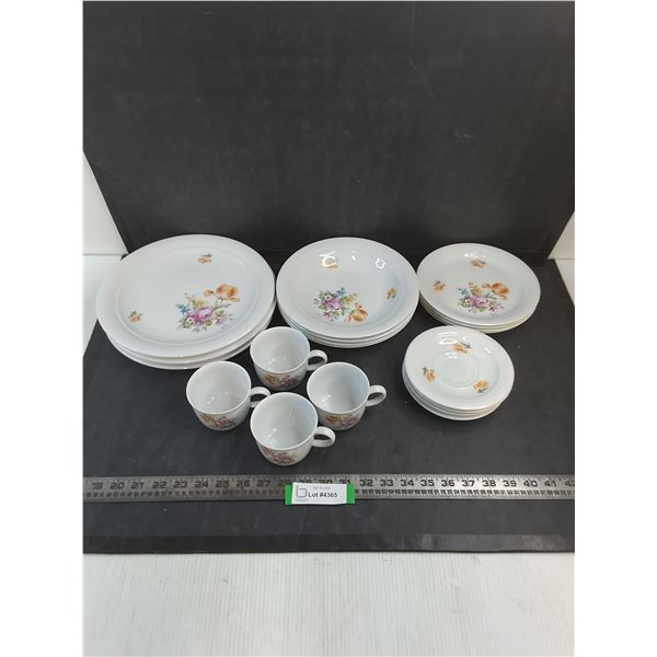 Unused 20-Piece Set of Kahla Ceramic Dishes from German D. R. - PICK UP