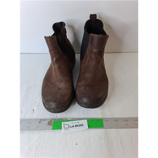 Women's Denver Hayes Boots- 9