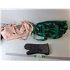 Image 1 : Unicorn- Broken Zipper & Crocodile Duffel Bag, Oven Mitt- As Is