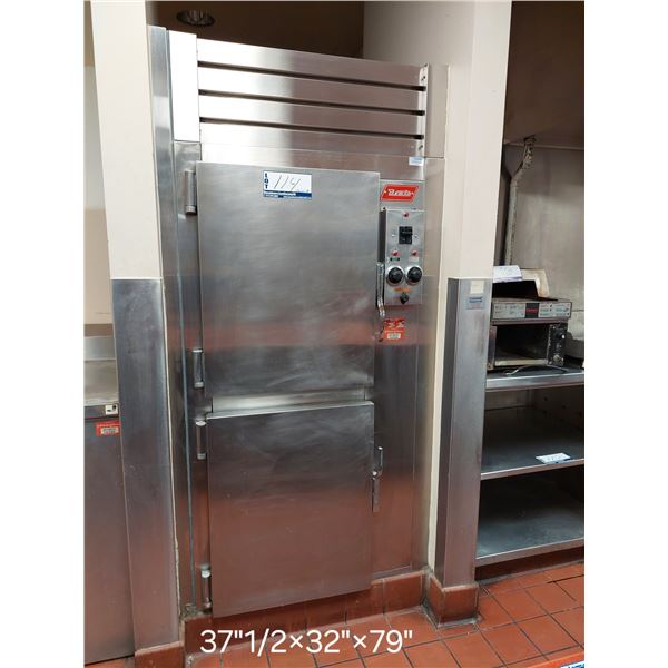 CHARIOT POUR REPAS CHAUD BRUTE MOD. 31621PH, 120/208V 37.5"X79"