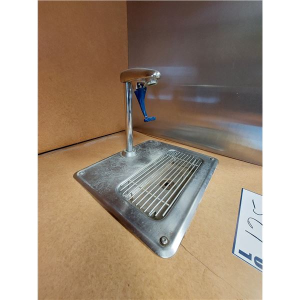 DISTRIBUTEUR D'EAU CHAUDE