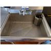 Image 2 : ÉVIER EN INOX 30"X24"X36" AVEC ROBINET