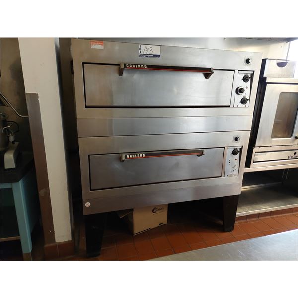 FOUR DOUBLE GARLAND AU GAZ 55"X36"X64.5" 1-MANQUE PIERRE VOIR PHOTO