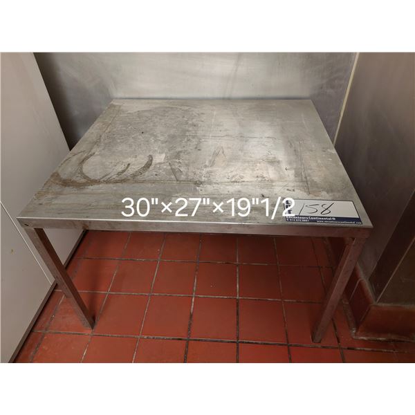 TABLE BASSE EN INOX 30"X27"X19.5"