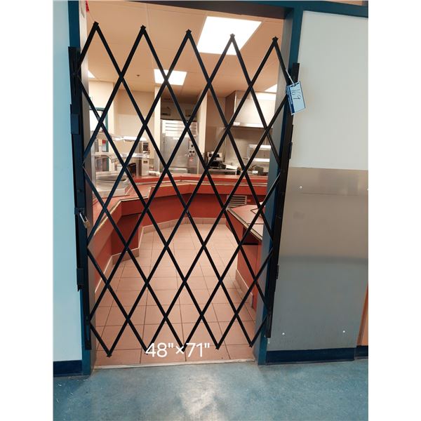 BARRIÈRE DE SÉCURITÉ ACCORDÉON MÉTAL 48"X71"