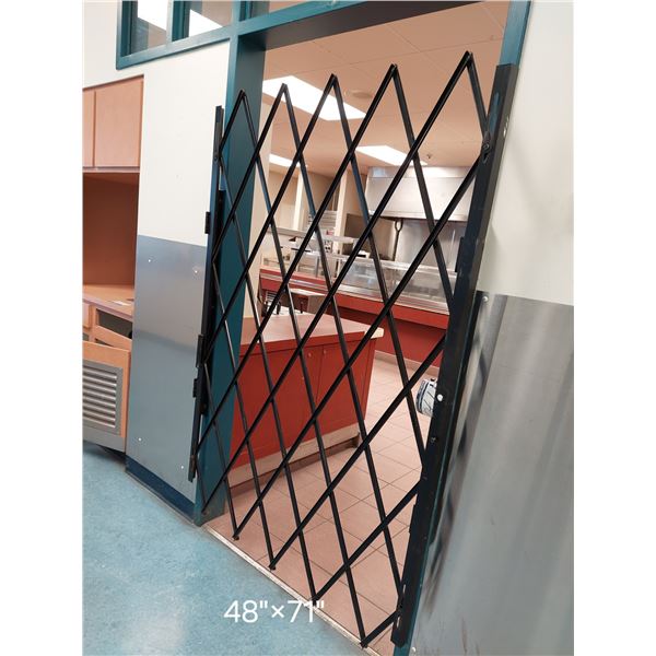 BARRIÈRE DE SÉCURITÉ ACCORDÉON MÉTAL 48"X71"