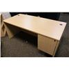 Image 2 : Maple 66" Executive Desk