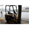 Image 2 : CAT 3000LB ELECTRIC FORKLIFT WITH CHARGER