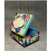 Image 6 : Cloisonné Enamel Jewelry Box with Jade Inlay and Floral Motifs