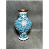 Image 2 : Cloisonné Enamel Small Vase with White Lotus Scrolls on Turquoise Ground