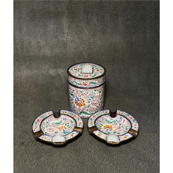 Famille Rose Enamel Tea Caddy with Jade Inlay and Matching Ashtrays (Three-piece Set)