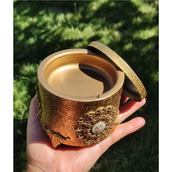 Gold Filigree and Rose-Enamel Jewelry Box