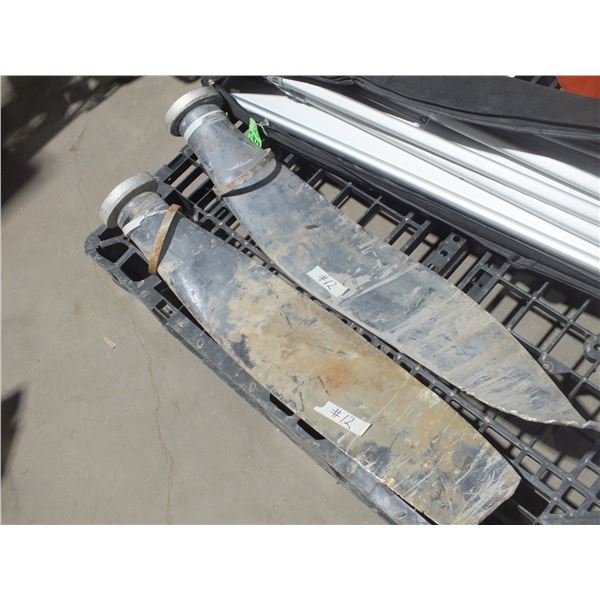 2 Propellers & 1 Pipe Stand