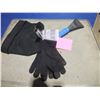 Image 1 : Black Toque / Magic Mittens / Ice Scraper