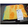 Image 1 : 1 Large Beach Towel
