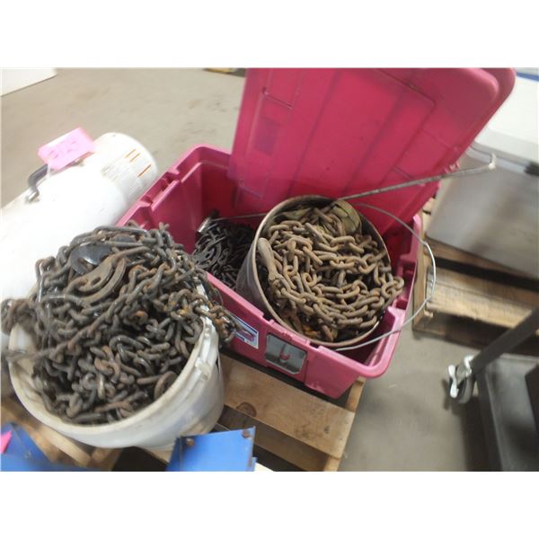 Assorted Tires Chains