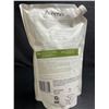 Image 2 : Aveeno Daily Moisturizing Body Wash Refill (1.06L Pouch) Lightly Scented/Paraben Free - New