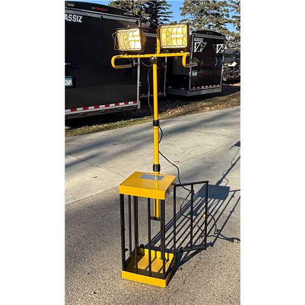 SHOP LIGHTS WITH STORAGE CAGE THAT DOUBLES AS THE STAND - WORKS!