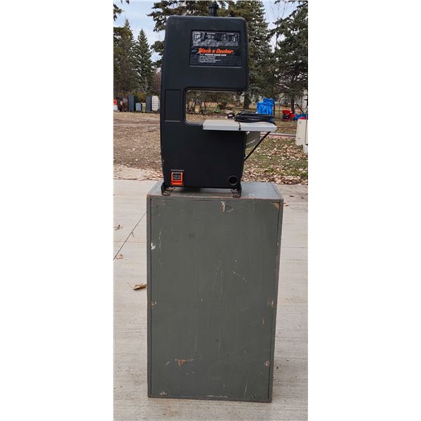 BLACK & DECKER 7-1/2-INCH POWER BAND SAW