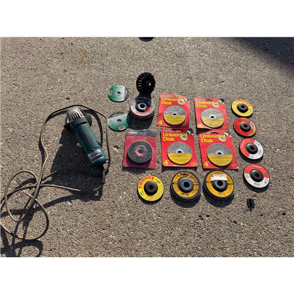 MAKITA 100MM DISC GRINDER WITH EXTRA WHEELS