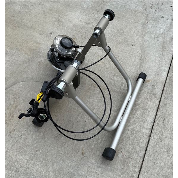 MINOURA BIKE CONVERTER TO EXERCISE BIKE