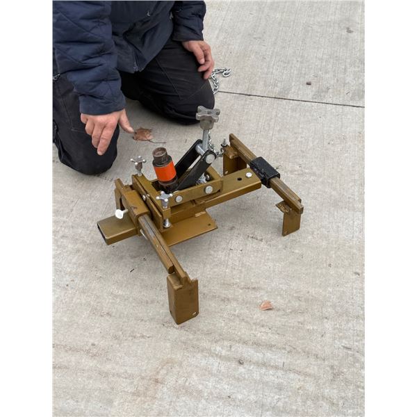 ADJUSTABLE HAND PRESS