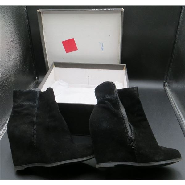 Ladies Pegabo Black Swade Hidden Wedge Boots Size 8.5 New open box