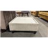 Image 1 : SQUARE UPHOLSTERED STORAGE OTTOMAN