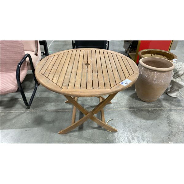 ROUND WOODEN FOLDING OUTDOOR PATIO TABLE