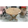 Image 1 : ROUND WOODEN FOLDING OUTDOOR PATIO TABLE