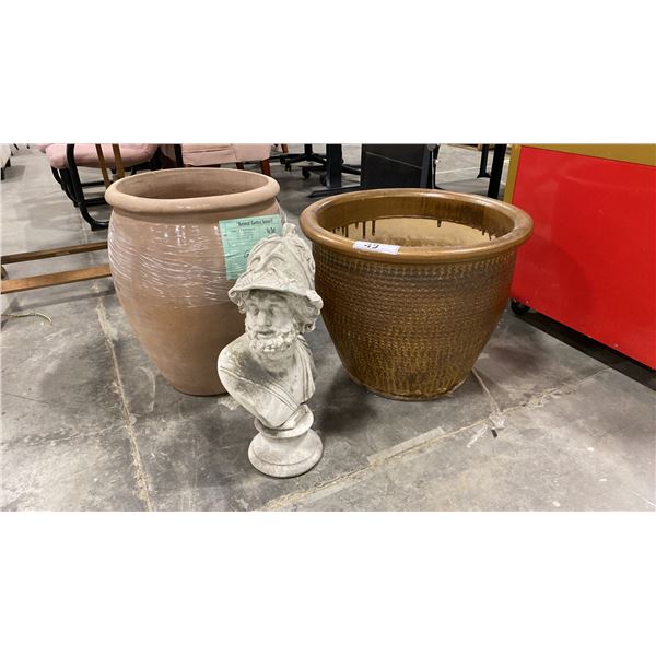TWO LARGE PLANTER POTS & A DECORATIVE GARDEN PIECE