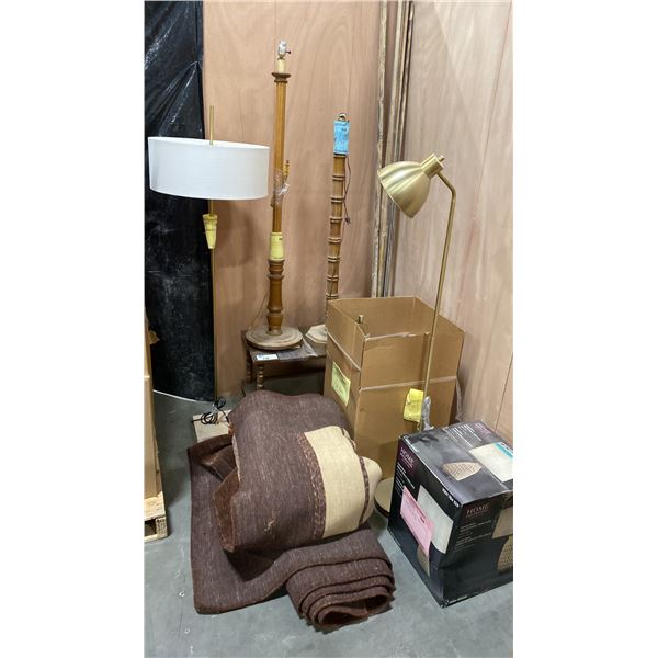 TWO TIER COFFEE TABLE, 4 LAMPS, RUG, RATTAN TABLE LAMP & MORE