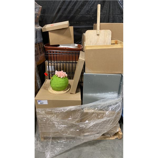 PALLET OF SET DEC PROPS/DECORATIONS - STEREO, CUSHIONS, PRINTER, CAT SCRATCHING POST & MORE *MUST