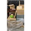 Image 1 : PALLET OF SET DEC PROPS/DECORATIONS - STEREO, CUSHIONS, PRINTER, CAT SCRATCHING POST & MORE *MUST