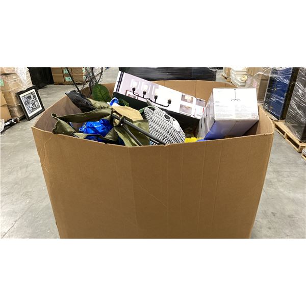 PALLET OF SET DEC PROPS/DECORATIONS - LIGHTS, LAUNDRY BASKET, HELIUM TANK, TOTES & MORE